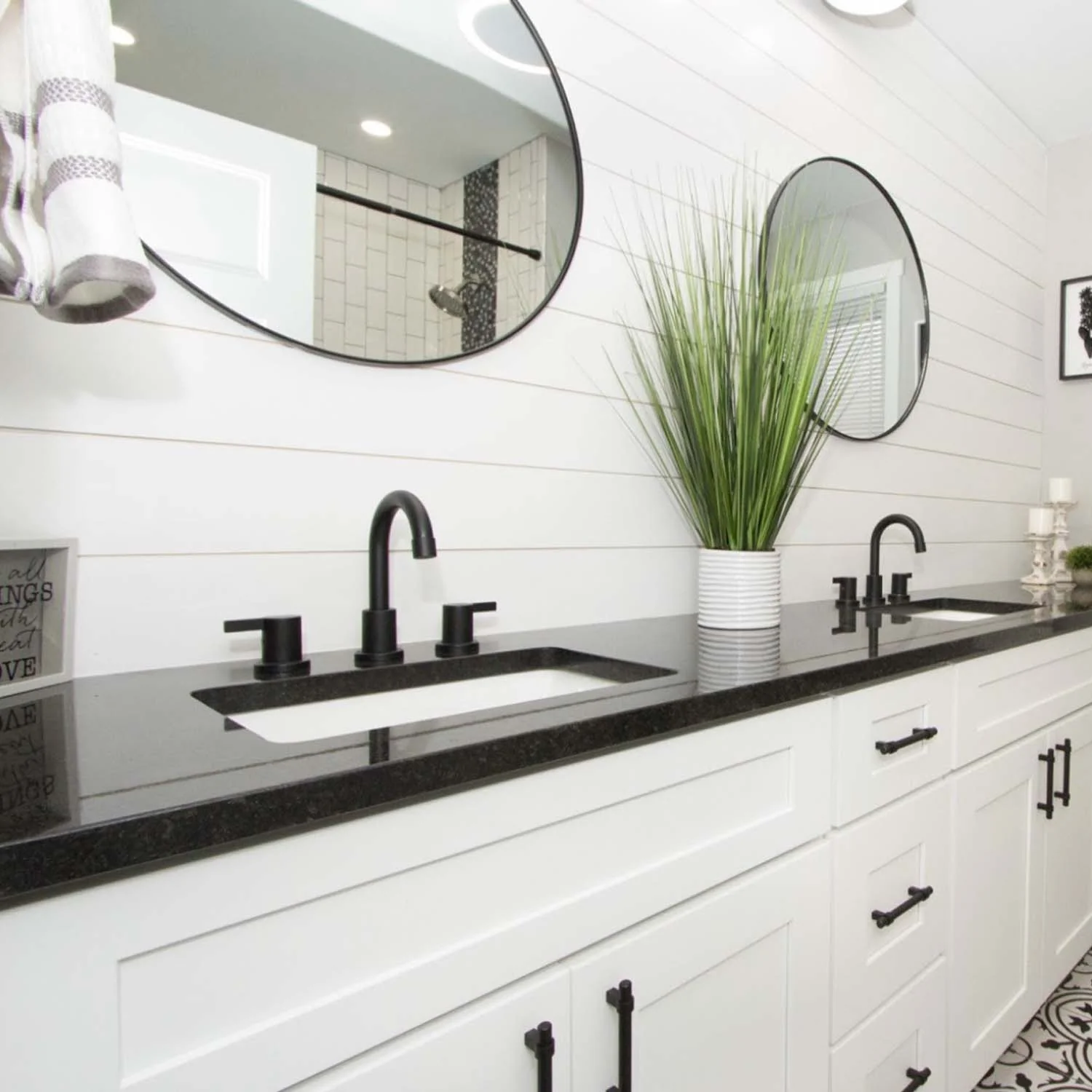 Primed White Wood Shiplap Boards (25 SF) - Image 10